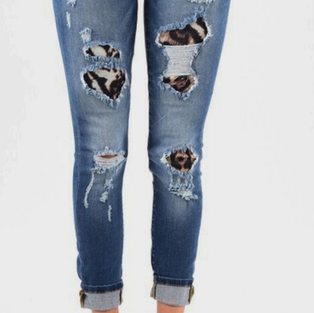 Judy Blue Leopard Patch Distressed Jeans - Picture 6 of 7
